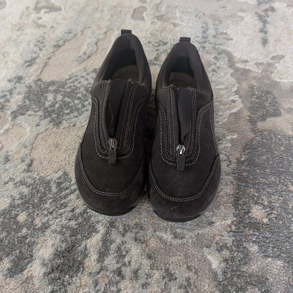Shoes - Picture 1 of 3